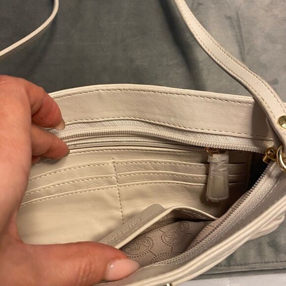 Michael Kors small purse - Picture 9 of 10